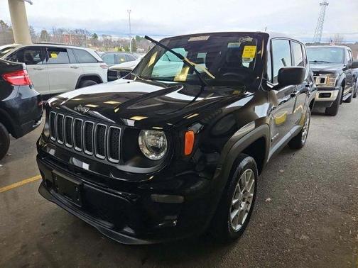 Black 2023 Jeep Renegade Latitude