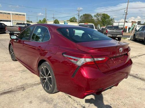 2018 Toyota Camry SE