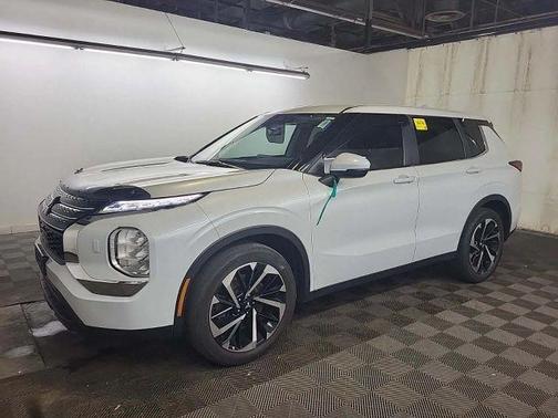 2022 Mitsubishi Outlander ES