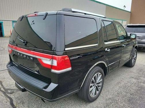 2017 Lincoln Navigator Select