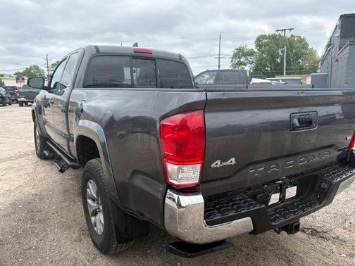 Gray 2017 Toyota Tacoma SR5
