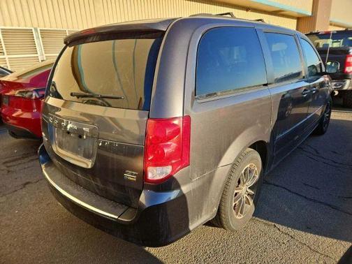 Gray 2017 Dodge Grand Caravan GT
