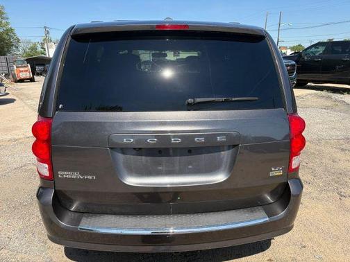 Gray 2017 Dodge Grand Caravan GT