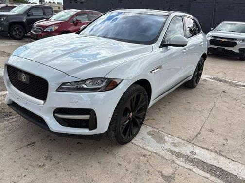 2017 Jaguar F-PACE 35t R-Sport