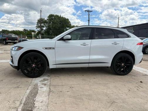 2017 Jaguar F-PACE 35t R-Sport