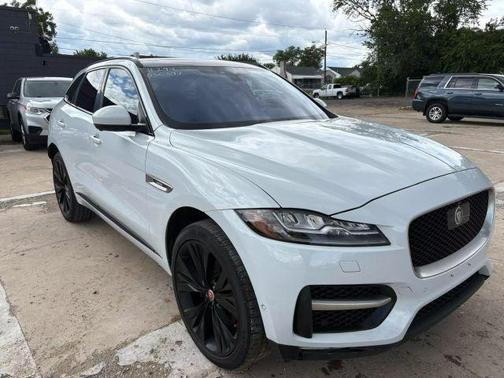 2017 Jaguar F-PACE 35t R-Sport