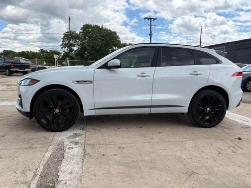 2017 Jaguar F-PACE 35t R-Sport