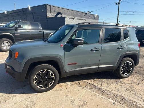 Gray 2016 Jeep Renegade Trailhawk