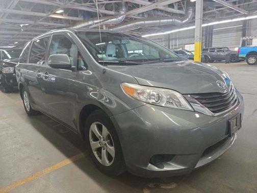 2011 Toyota Sienna LE