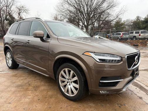 2016 Volvo XC90 T6 Momentum