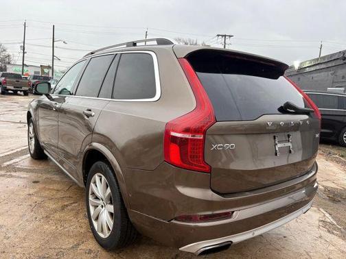 2016 Volvo XC90 T6 Momentum