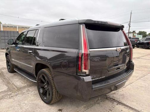 2017 Cadillac Escalade ESV Luxury
