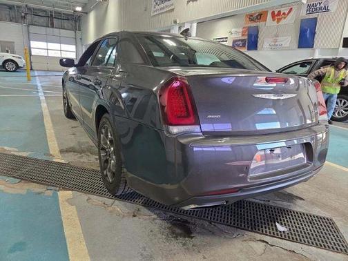 2016 Chrysler 300 S