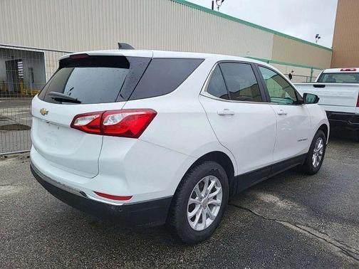 White 2021 Chevrolet Equinox 2LT