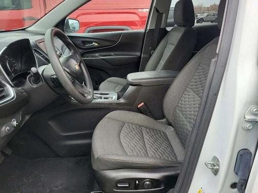 White 2021 Chevrolet Equinox 2LT