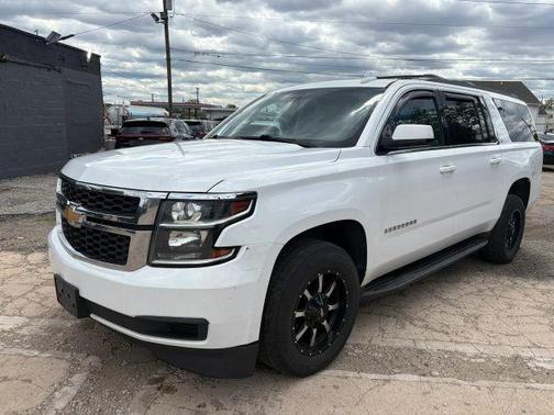 White 2018 Chevrolet Suburban LT Sport Utility 4D