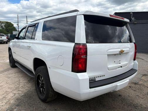 White 2018 Chevrolet Suburban LT Sport Utility 4D