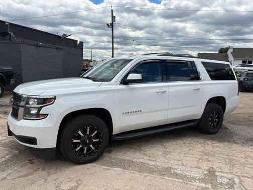 White 2018 Chevrolet Suburban LT Sport Utility 4D