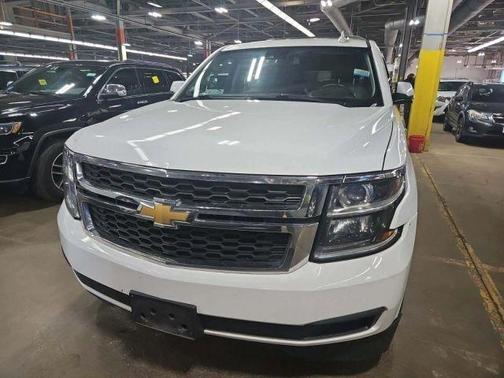 White 2018 Chevrolet Suburban LT Sport Utility 4D