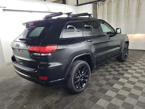 2017 Jeep Grand Cherokee Altitude