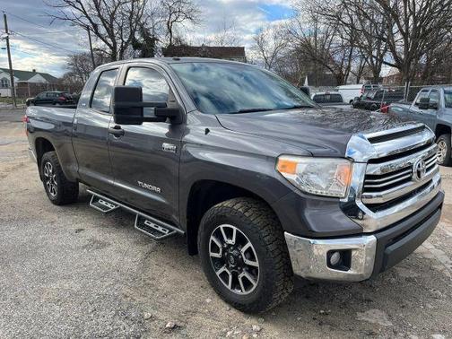 2017 Toyota Tundra SR5