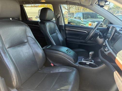 2016 Toyota Highlander Limited Platinum