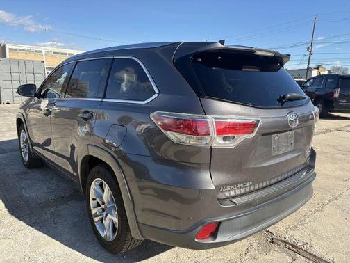 2016 Toyota Highlander Limited Platinum