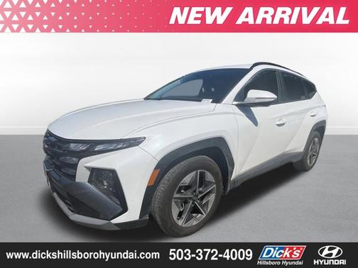 White 2025 Hyundai TUCSON SEL Convenience
