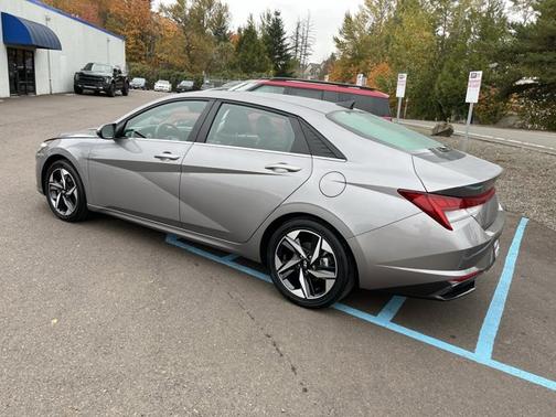 2023 Hyundai ELANTRA HEV Limited