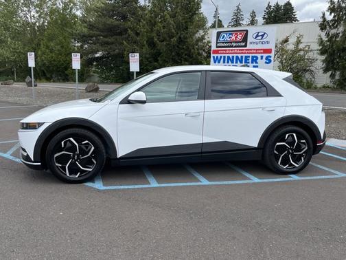 White 2024 Hyundai IONIQ 5 SE