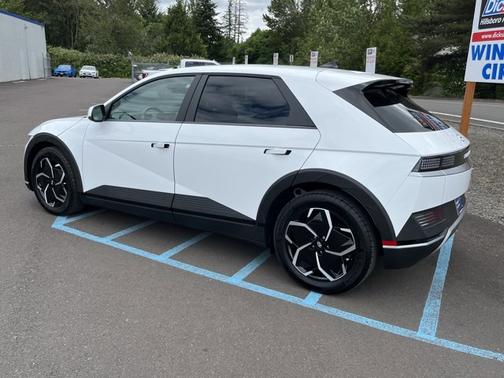 White 2024 Hyundai IONIQ 5 SE