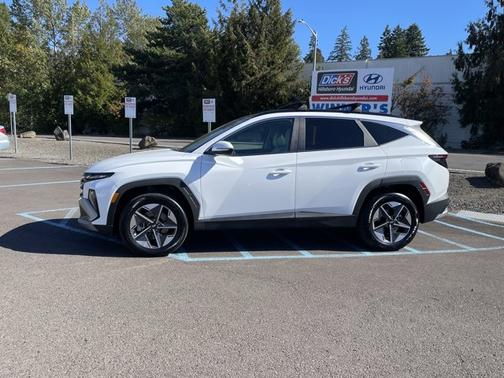 White 2025 Hyundai TUCSON Hybrid SEL Convenience