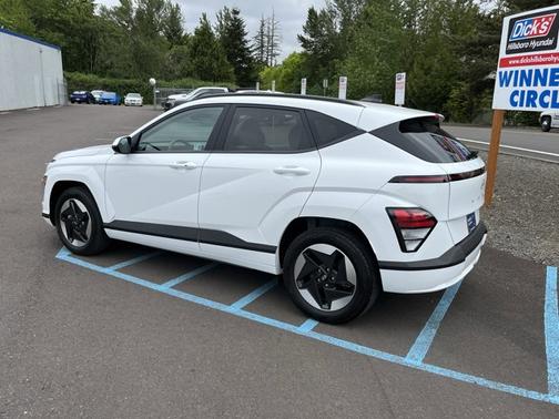 White 2024 Hyundai KONA EV SEL