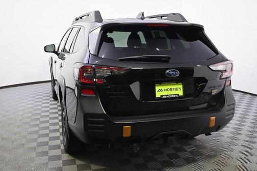 Crystal Black Silica 2022 Subaru Outback Wilderness
