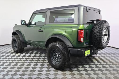 ERUPTION GREEN METALLIC 2022 Ford Bronco Base