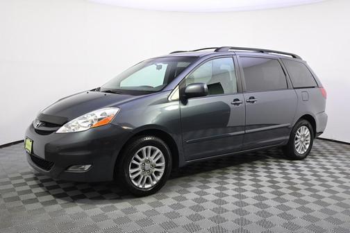 2008 Toyota Sienna XLE