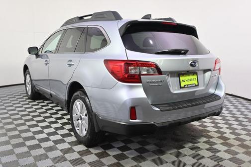 Ice Silver Metallic 2017 Subaru Outback 2.5i Premium