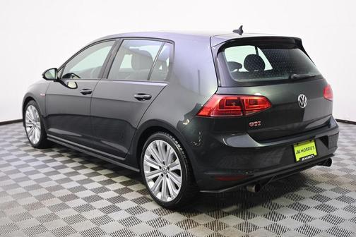 2017 Volkswagen Golf GTI 2.0T SE 4-Door