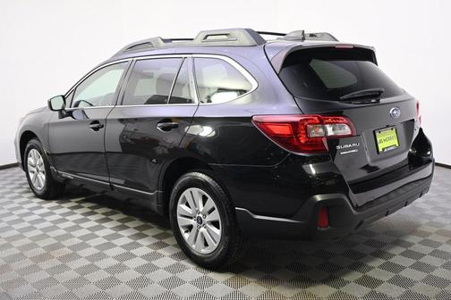 Crystal Black Silica 2019 Subaru Outback 2.5i Premium