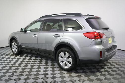 Steel Silver Metallic 2011 Subaru Outback 2.5 i Limited