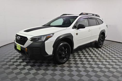 Crystal White Pearl 2022 Subaru Outback Wilderness