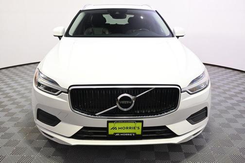 Crystal White 2018 Volvo XC60 T6 Momentum