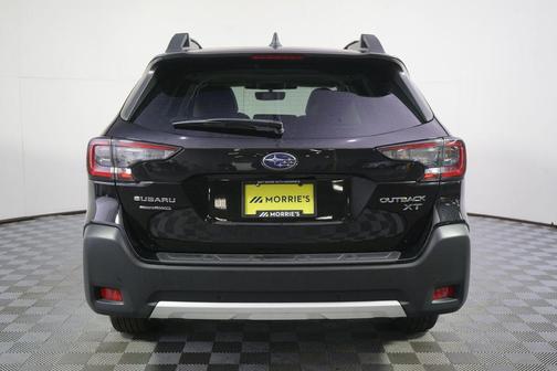 Crystal Black Silica 2025 Subaru Outback Limited XT