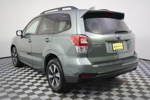 Jasmine Green Metallic 2018 Subaru Forester 2.5i Premium
