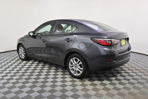 Graphite 2017 Toyota Yaris iA Base