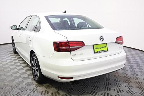 Pure White 2017 Volkswagen Jetta 1.4T SE