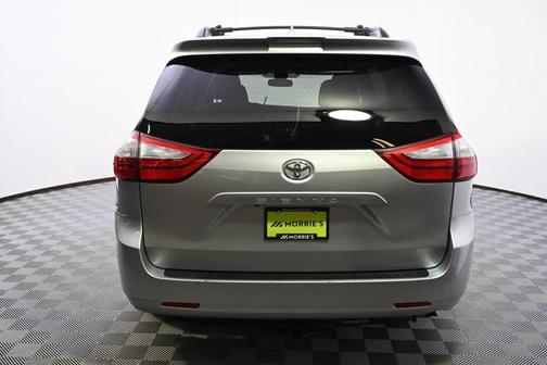2019 Toyota Sienna LE