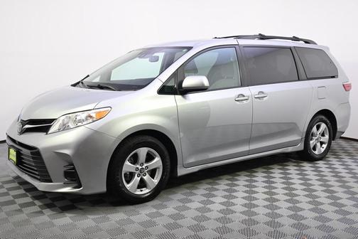 2019 Toyota Sienna LE