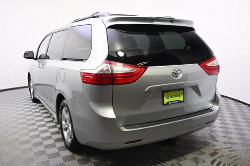 2019 Toyota Sienna LE
