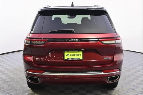 2022 Jeep Grand Cherokee Summit